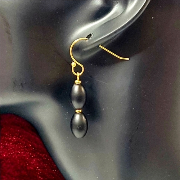 Hand Crafted Matte Onyx 14K Gold Plated 26" Necklace With Earrings Set - Picture 5 of 8